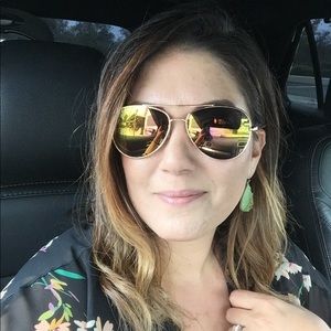 Meet your Posher, Kelli